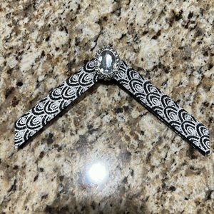 Lindsay Phillips switch flops accessories